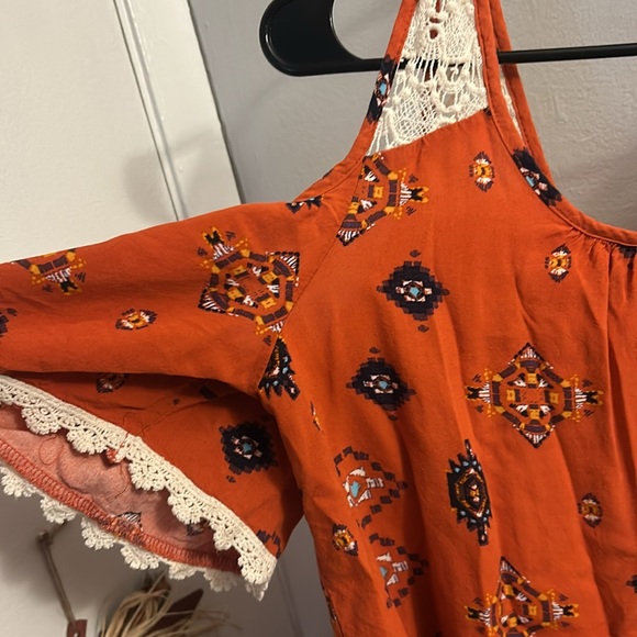 Women’s cold shoulder top - Picture 4 of 5